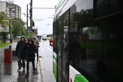 Avertizare meteo de ultimă oră! Jumătate de țară, sub coduri de ploi și vânt puternic valabile până la ora 15:00 Avertizare meteo de ultimă oră! Jumătate de țară, sub coduri de ploi și vânt puternic valabile până la ora 15:00